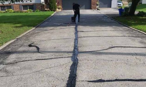 Hamilton Ontario Asphalt Crack Repair Services